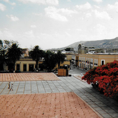Santo Domingo Plaza in 2001